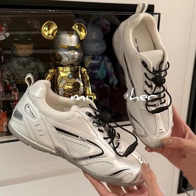 Сетчатые в тон немецкие тренировочные туфли женские 2025 лето новая мода универсальные корейская версия нескользящие дышащие легкие повседневные кеды