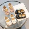 Кожаные туфли для малышей и девочек, повседневные туфли на плоской подошве, милые туфли принцессы с жемчугом, бисером и бантом 2024 года, нарядные туфли для вечеринок, мягкие