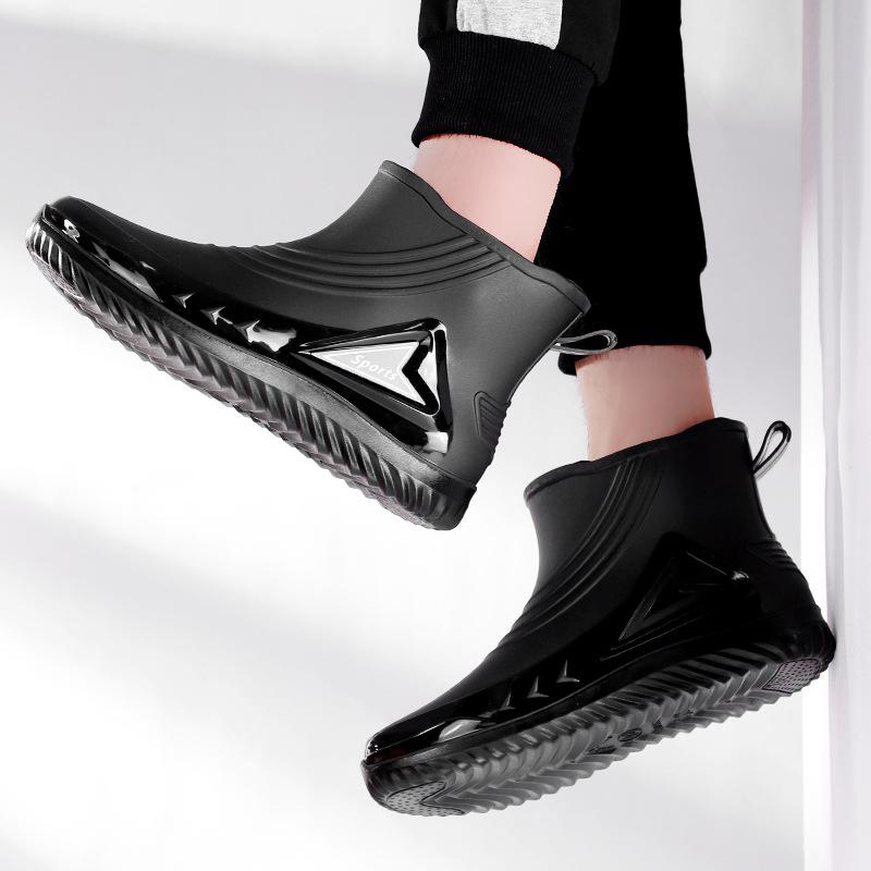 Модная мужская короткая водонепроницаемая обувь для воды с нескользящей подошвой, новые уличные водные ботинки, легкая плоская подошва, теплые короткие резиновые ботинки для мужчин