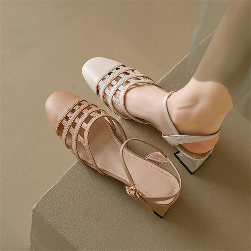 Модные новые летние сандалии с закрытым носком для женщин, сандалии из натуральной кожи, модные сандалии с вырезами, круглым носком и массивным каблуком, женская обувь