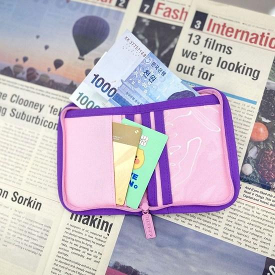 Haute Anjou Girls' Catch Nipping Strap Wallet, a popular character in Korea