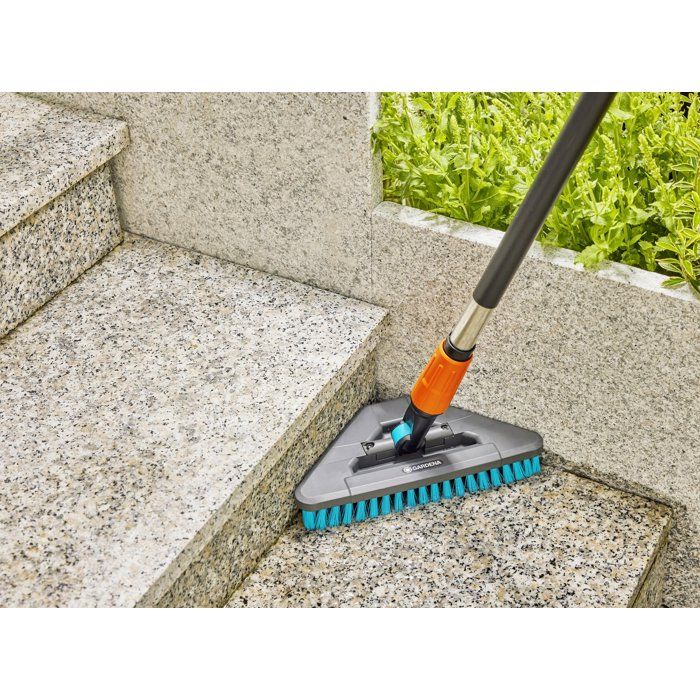 Brosse de lavage manche flex - GARDENA - Dure - Pivotable 360° - Garantie 5 ans