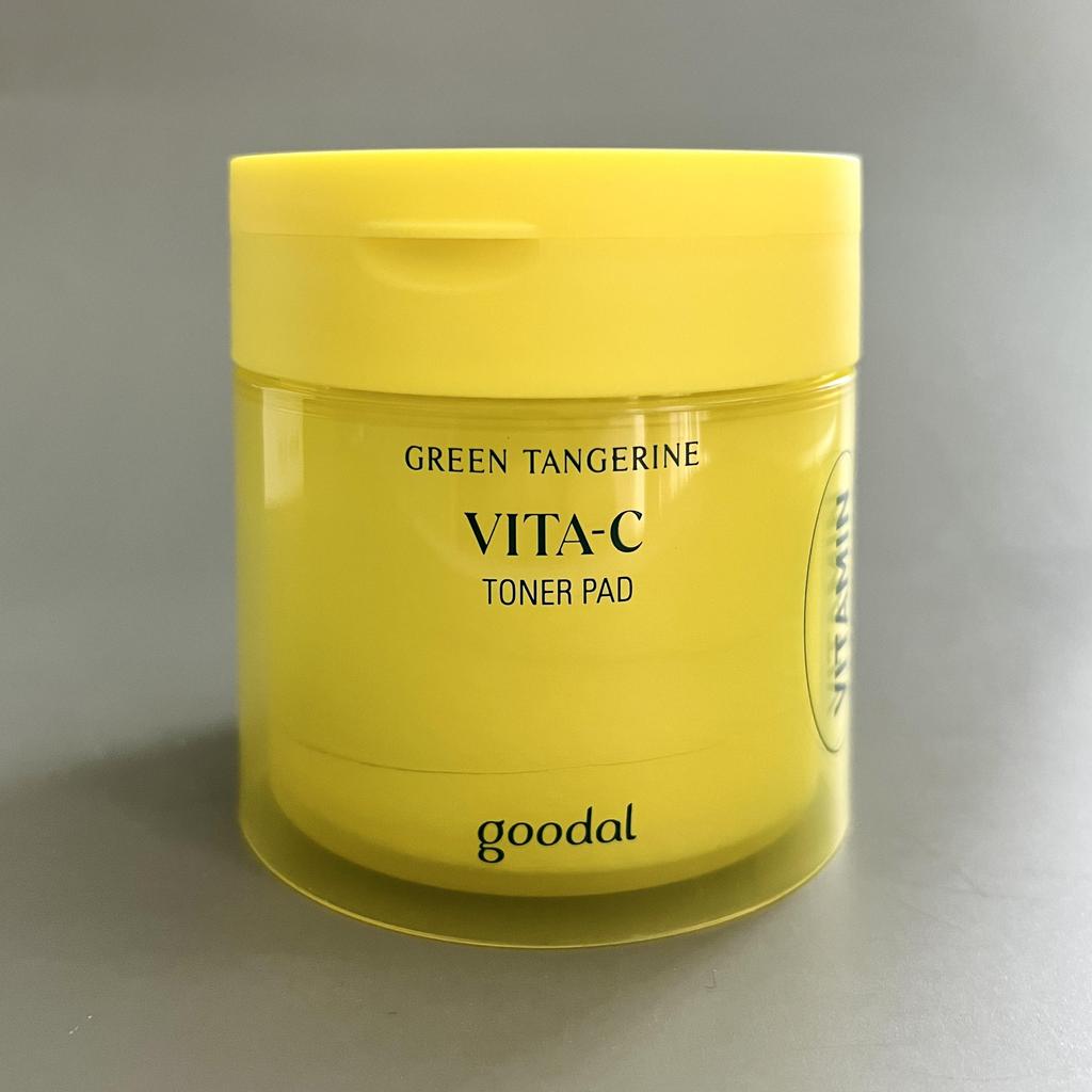 Goodal Набор Green Tangerine Vita C Dark Spot: Сыворотка 40 мл+крем 50 мл+тонизирующий солнцезащитный крем 50 мл+подушечка
