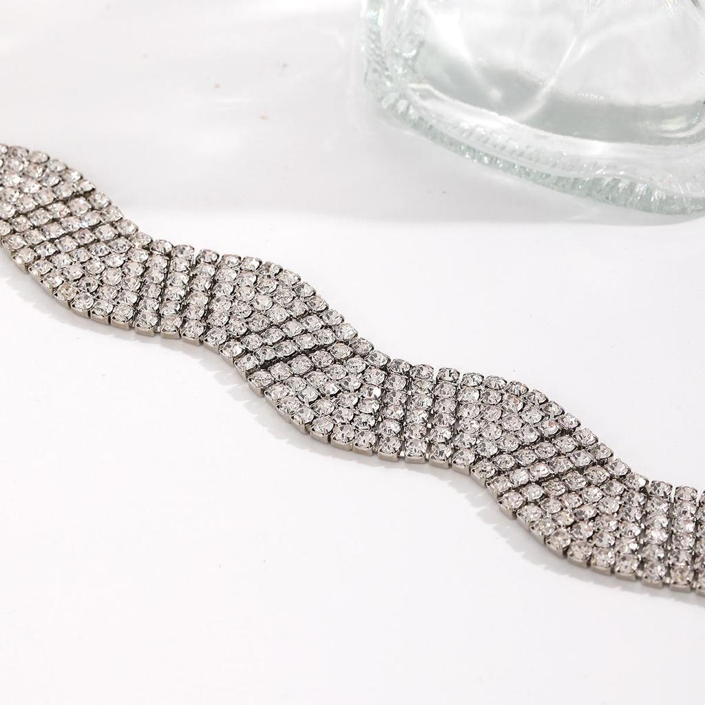 2024 Новое роскошное женское ожерелье-чокер с бриллиантами и цирконами в стиле INS