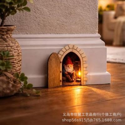Cute Portable Innovative Miniature Hidden Door Gnome Reading Hidden Small Door