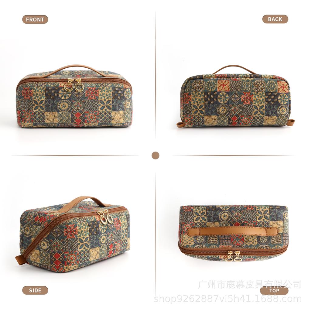 For Hot Selling Vintage Open PU Cloud Pillow Large Capacity Ultra-Light Portable Travel Cosmetic Case Wash Bag