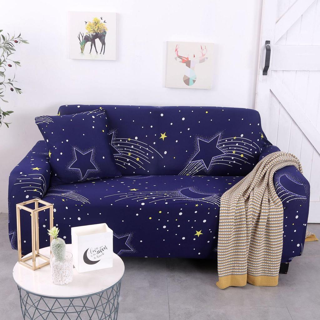 Эластичный универсальный чехол для одноместного, двухместного или трехместного дивана, в комплект входит защитный чехол для подушки.