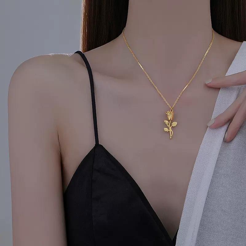 Vintage Rose Flower Necklaces For Women Gold Color Pendant Necklace 316L Stainless Steel Clavicle Chain Fashion Jewelry Gift