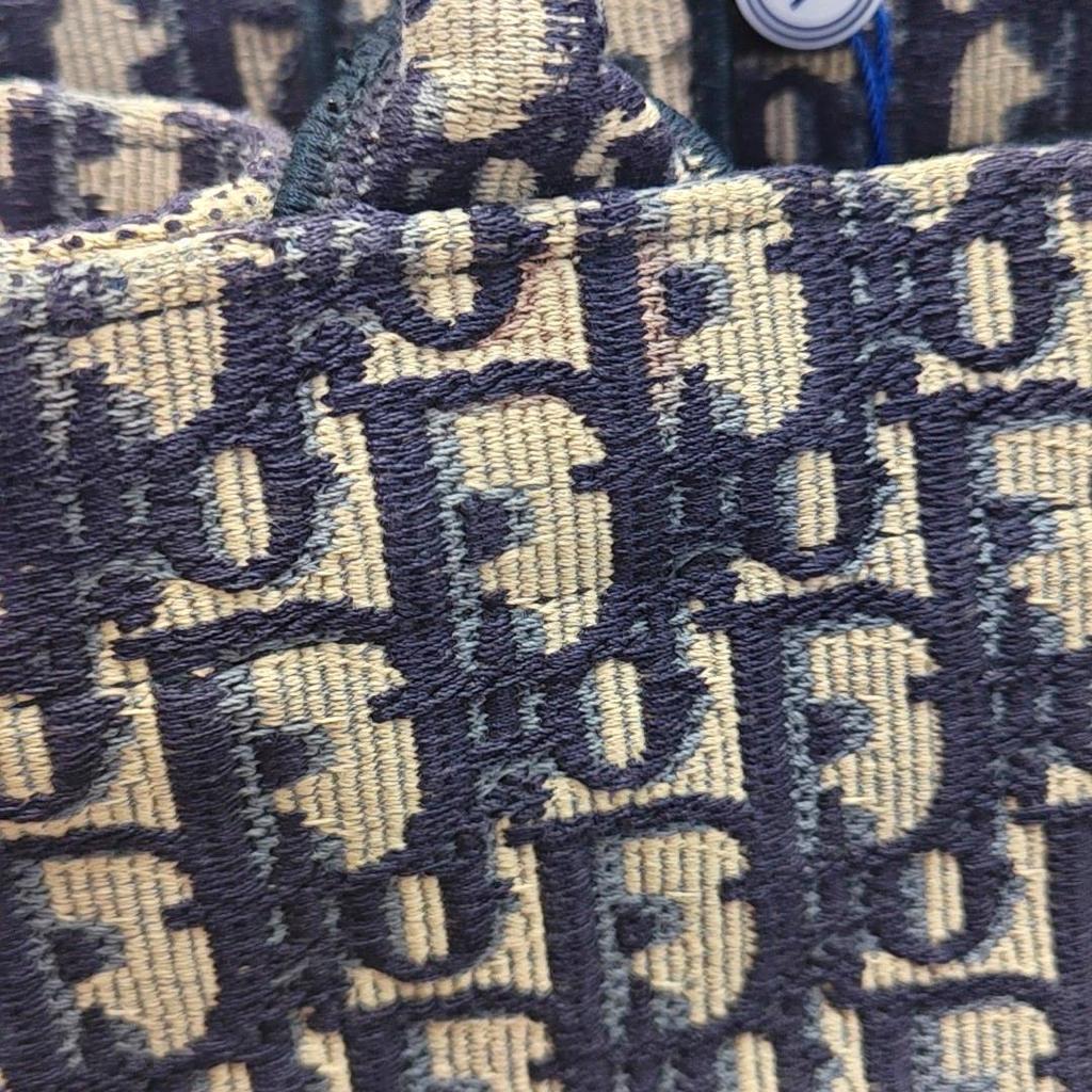 [Б/У] Сумка-тоут Book Tote, средняя, синий холст, вышитый монограмма, ручная сумка - Хорошее состояние #1IIT0IQ