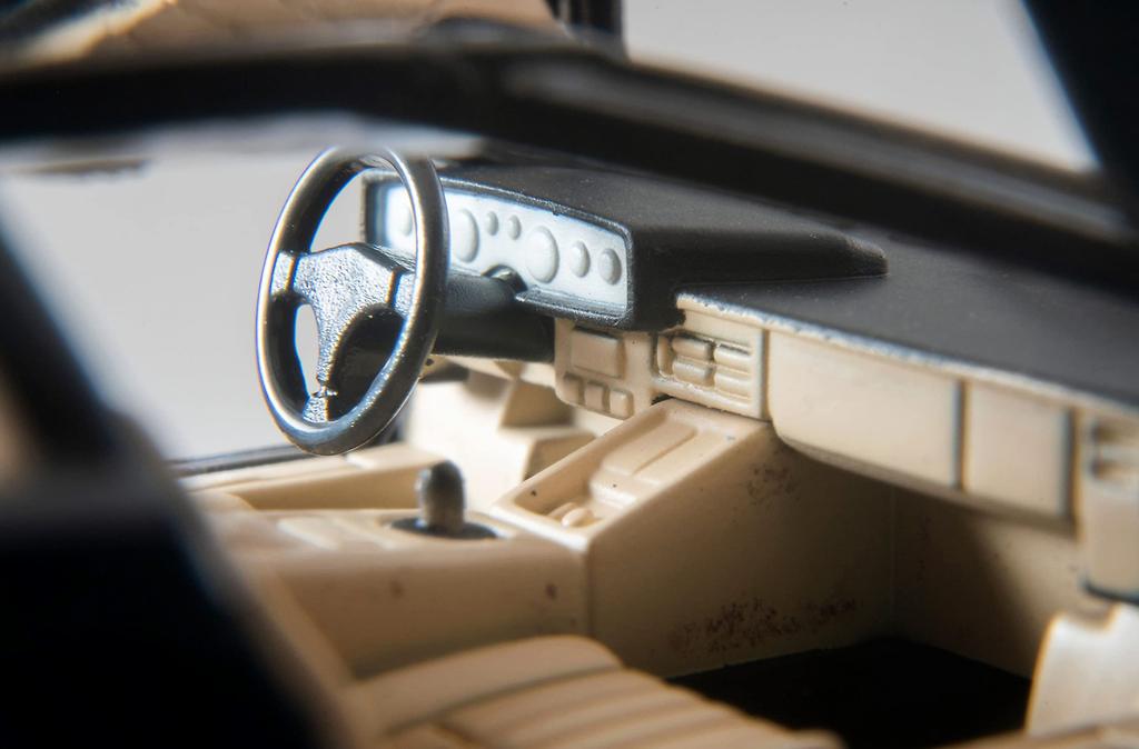 Tomytec Tomica Limited Vintage Neo Lamborghini Countach 25th Anniversary Black Finished Product 1/64 LV-N