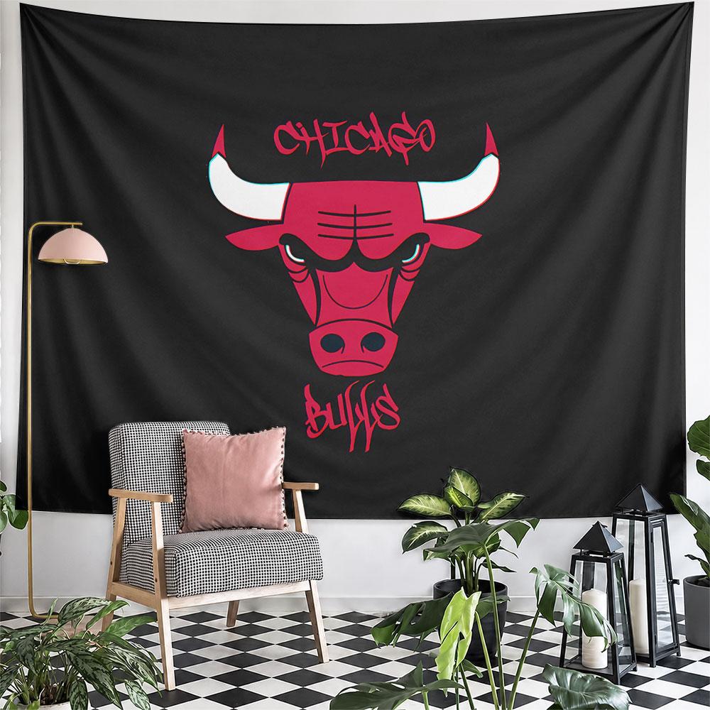 Стилизованная голова красного быка с белыми рогами и надписью "Chicago Bulls" в стиле граффити. Узорный гобелен для декора спальни и гостиной