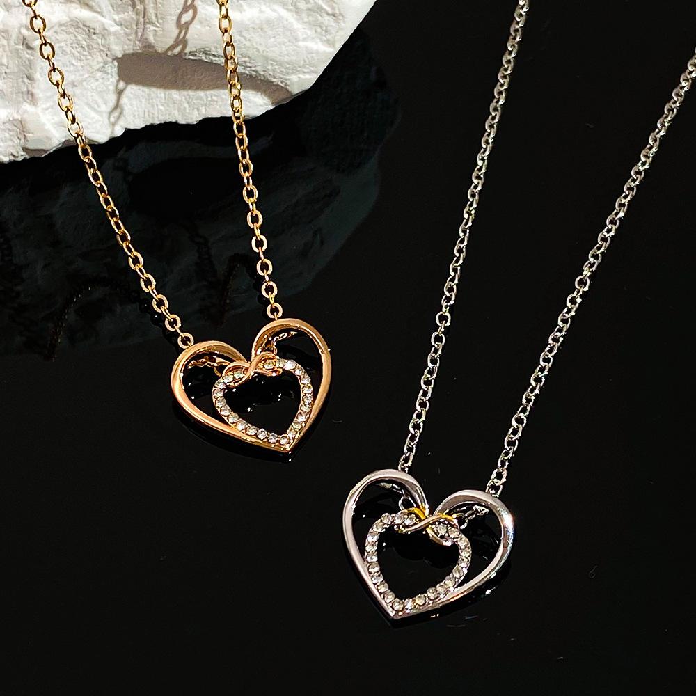 New Two-color Love Necklace Female Personality Creative Unlimited Love 8 Clavicle Chain Heart-shaped Necklace.