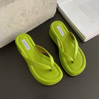 Женские тапочки с узором «елочка» на толстой подошве для лета 2024 года, новые модные и удобные женские босоножки большого размера на покатом каблуке