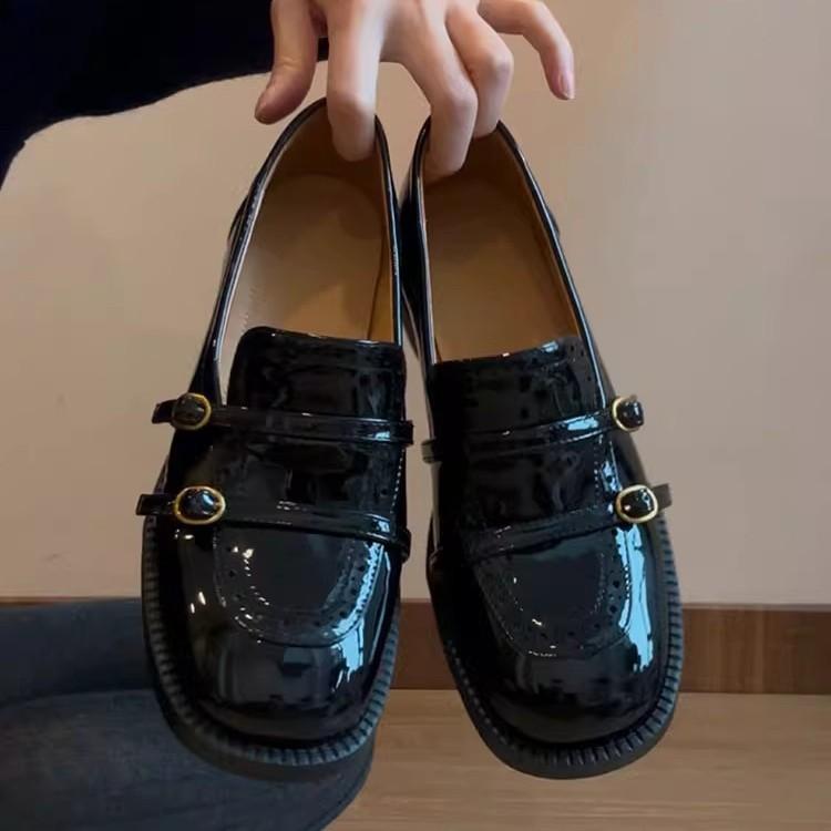 Версия из коровьей кожи~ Точечно гравированная пряжка ремня низкий каблук маленькие кожаные туфли женские лоферы в британском стиле туфли-однопедальки с круглым носком