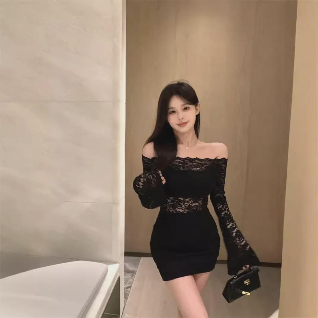 Женское платье с открытыми плечами, осенний стиль, с рукавами-трубами и кружевными деталями