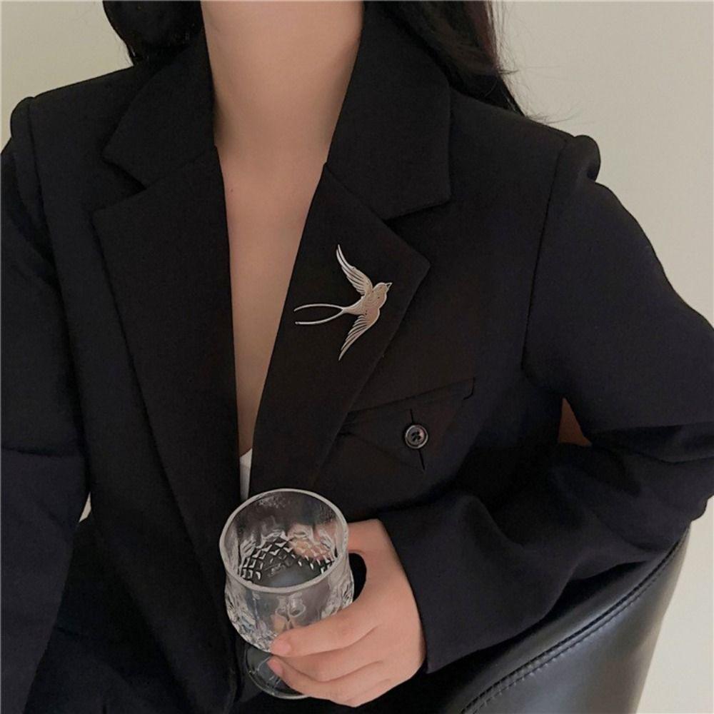 Gold Swallowtail Pin Silver Animal Badge Exquisite Swallow Brooch Party