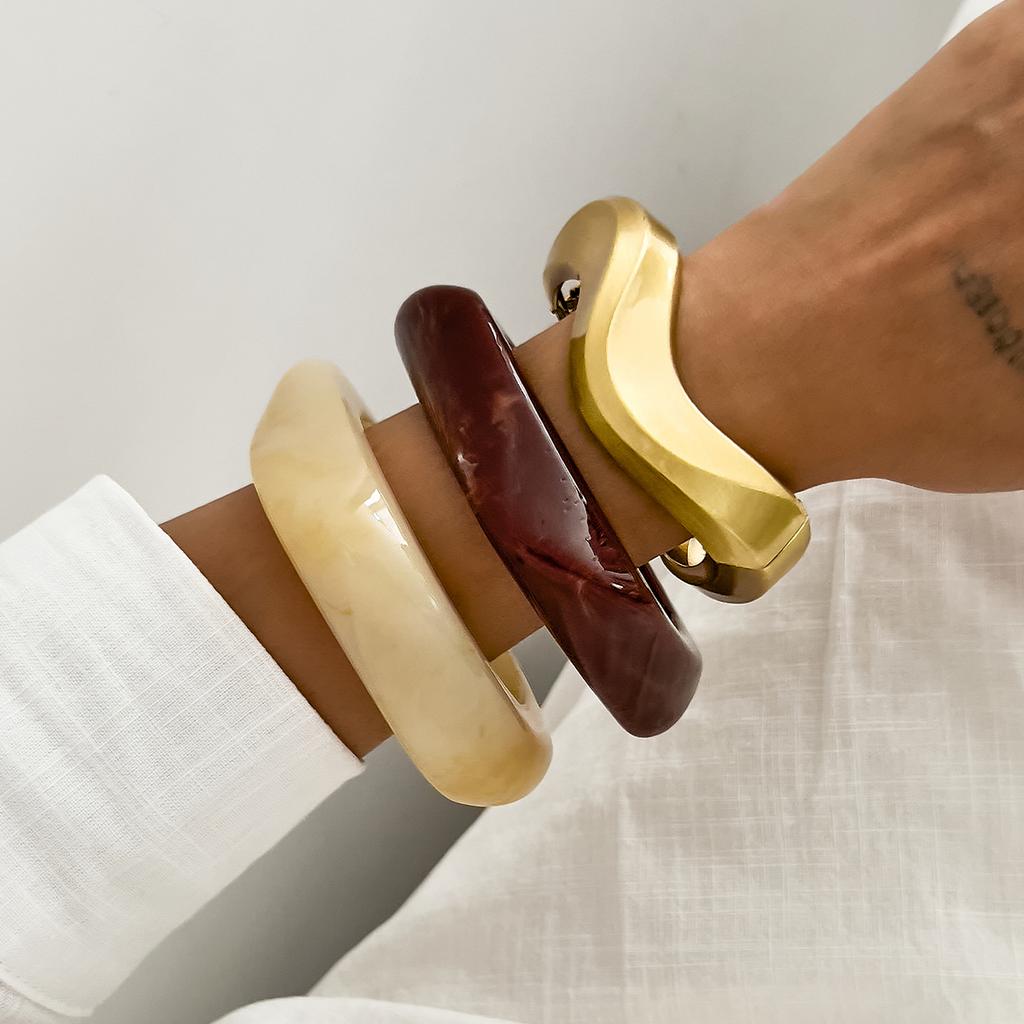 Salircon 3 Styles Vintage Acrylic Geometric Irregular Bangles Women Trendy Resin Wide Cuff Bangle Bracelets 2026 Fashion Jewelry