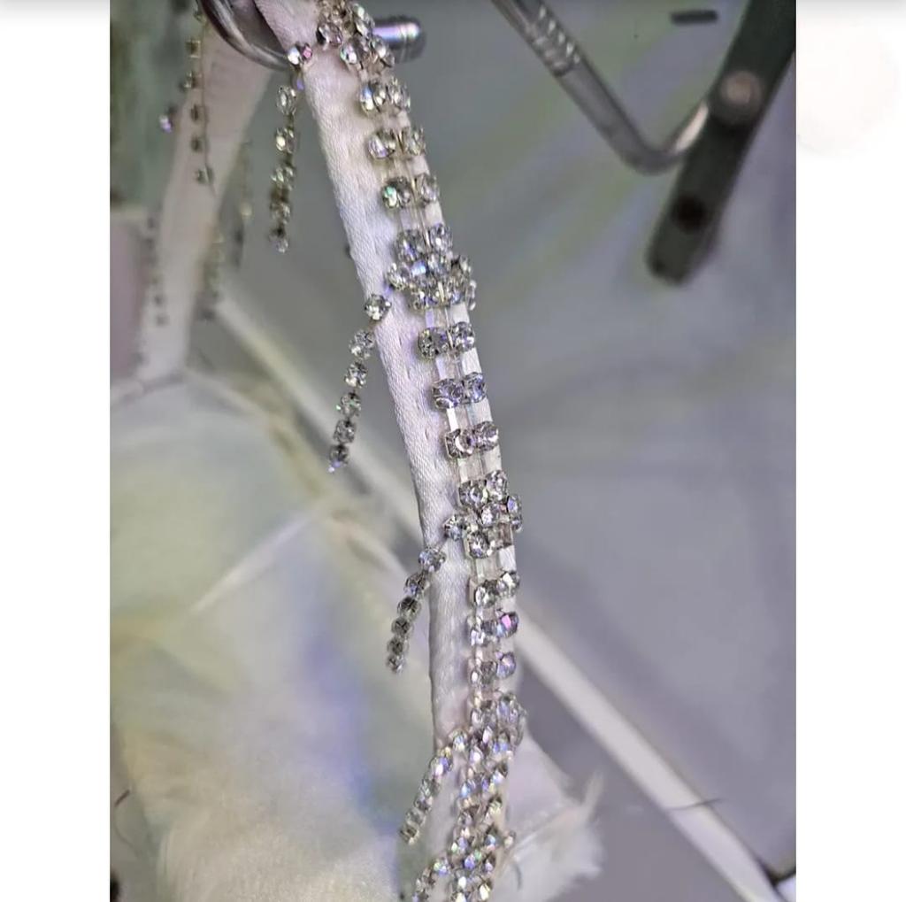 Роскошная белая сумка из перьев, дизайнерский вечерний кошелек с ручкой из страз, элегантный свадебный клатч, сумка для вечеринки и коктейля, подарок для нее