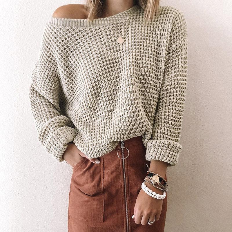 Women's Solid Colour Loose Fit Long Sleeve Knitted Top with Slanted Neckline Autumn Winter Sweater Luxurious Relaxed-fit Slimming and Versatile Top