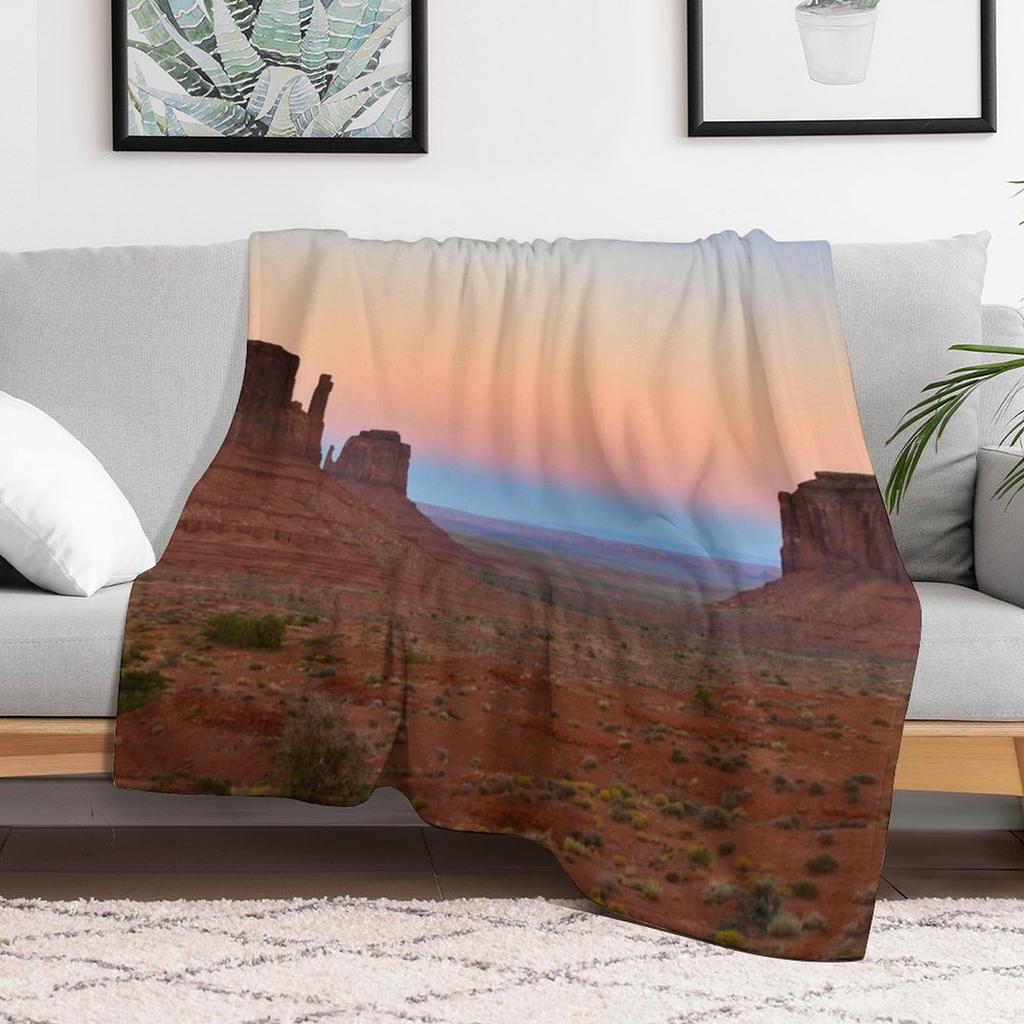 Monument Valley Navajo Tribal Park Utah Arizona Throw Blanket Stylish Decor Blanket Gift for Friends Roommate