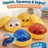 Dumpling Squishies носит с собой мягкую и нелипкую игрушку-антистресс для сжимания руками с эффектом отскока