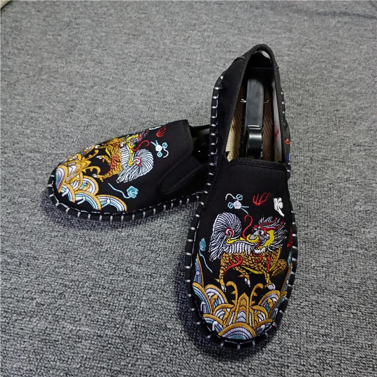Embroidery Loafers Men Breathable Slip On Cloth Shoes  Lightweight Flat Shoes Men Leisure Sneaker