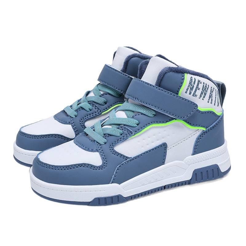 Детская повседневная обувь для скейтборда зима 2025 для мальчиков корейская версия высоких велюровых термоботинок обувь для занятий спортом на открытом воздухе для детей среднего и старшего возраста для девочек