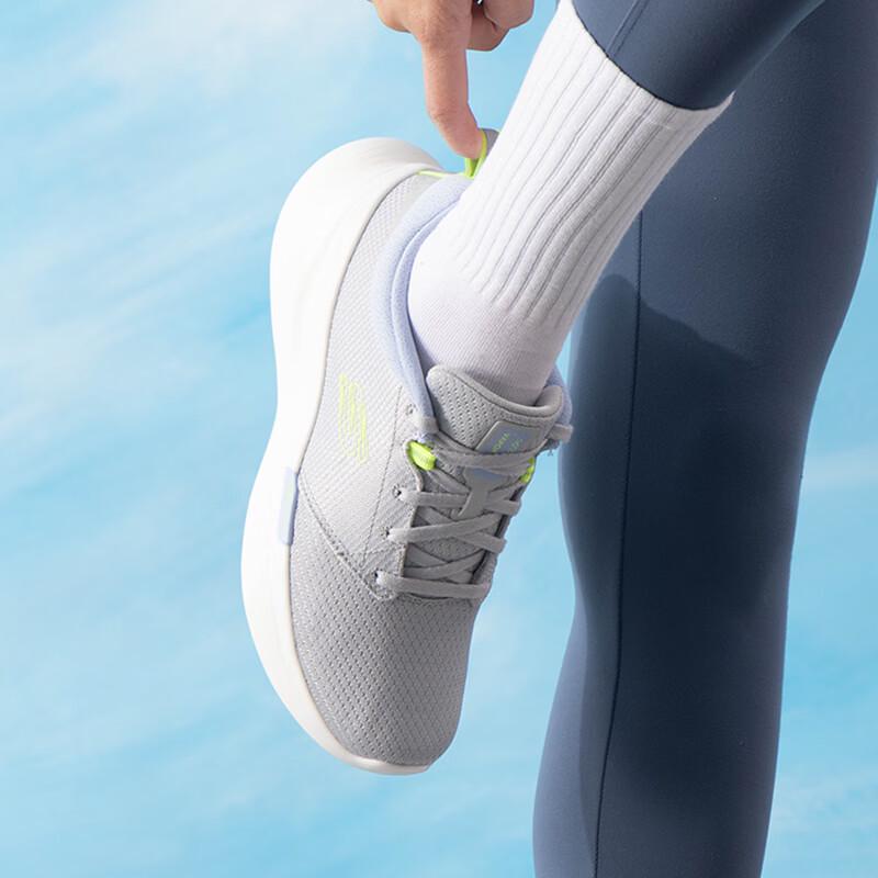 Skechers Женские всесезонные беговые кроссовки 150224-GYMT