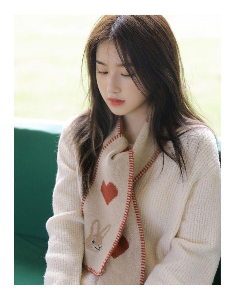 Короткий вязаный шарф для женщин на осень и зиму - мягкий, теплый в корейском стиле с рисунком в виде головы кенгуру