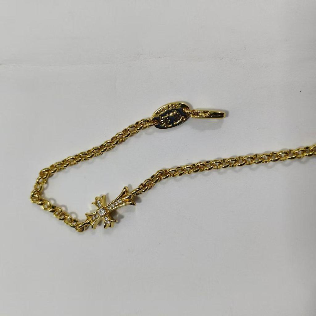 Браслет CH Trendy Retro с подвесками в виде игральных костей и креста, с бриллиантовыми, золотыми и серебряными акцентами