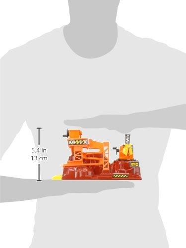 TAKARA TOMY "Tomica Стройплощадка с действием" Миниатюрная игрушечная машинка, Унисекс, Для детей от 3 лет, Соответствует стандартам безопасности игрушек, Сертифицировано знаком ST