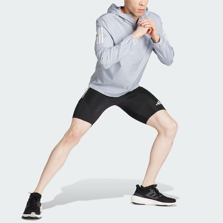 adidas Куртка-ветровка с капюшоном Own The Run с водоотталкивающей отделкой, мужская куртка светло-серебристого цвета IN1484