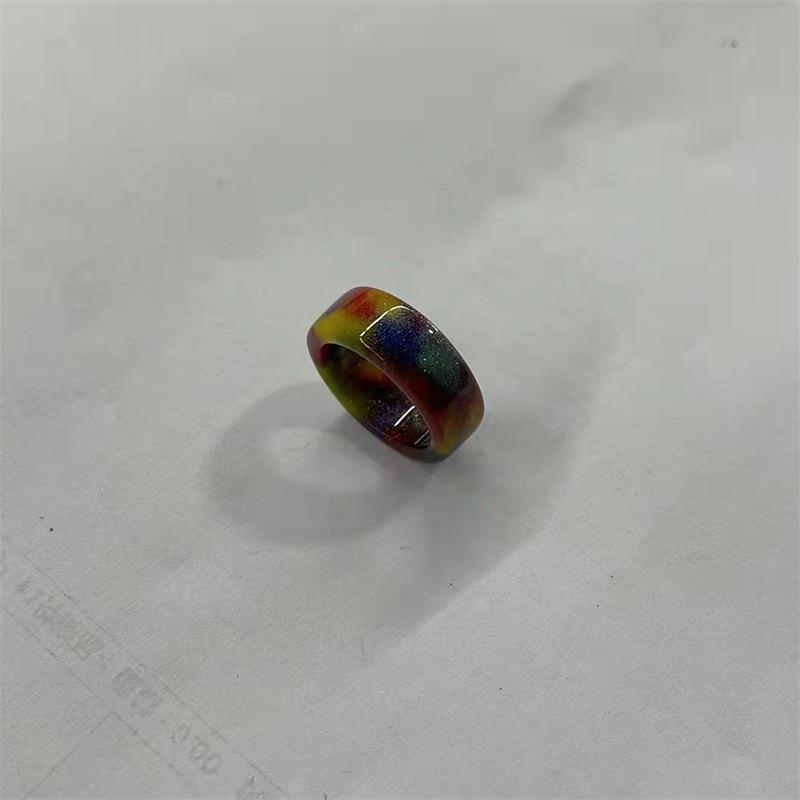 Простое персонализированное цветное невыцветающее кольцо с цветной вспышкой Радужное кольцо
