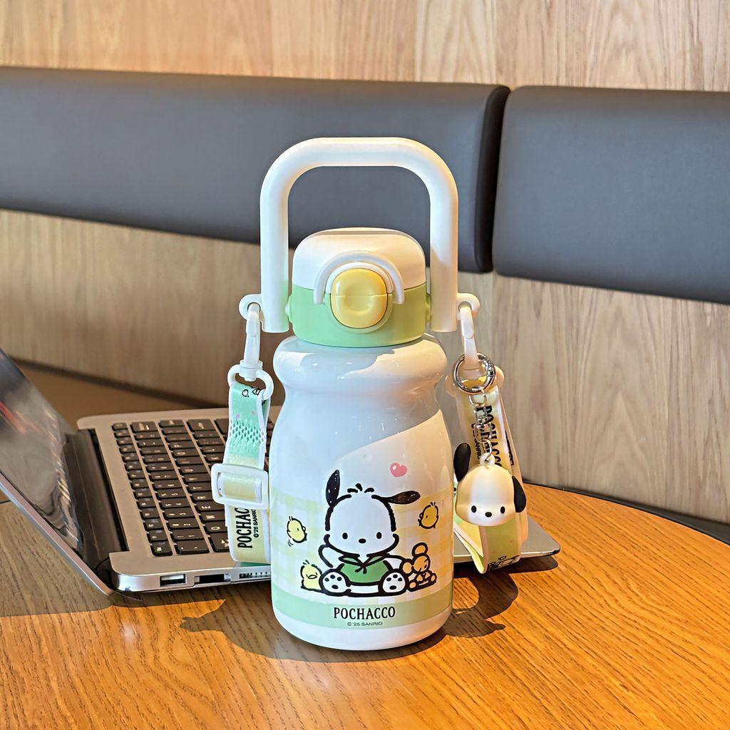 Изолированная дорожная кружка Pochacco с регулируемым ремешком для детей и для школы