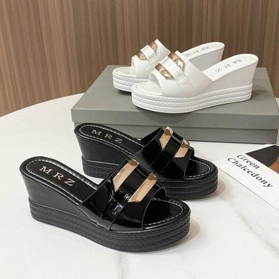 Модные шлепанцы на высоком каблуке Женская свадебная обувь Лето 2025 Белые Черные Платформа Танкетка Слайды Женские Пляжные шлепанцы