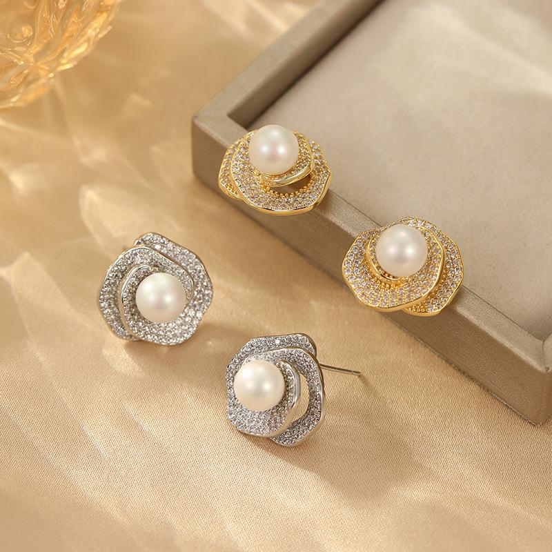 Micro-Inlaid Zircon Pearl Flower Stud Earrings Fashion Light Luxury Temperament Versatile Earrings French Niche Retro Earrings