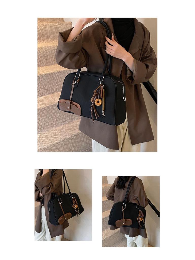 Retro Frosted Large Capacity Women's Boston Handbag: 2025 Autumn/Winter Versatile Single Shoulder Commuter Bag