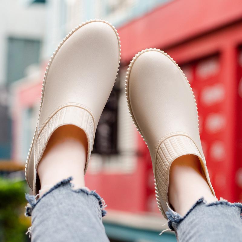Summer Ladies Adult Short Tube Flat Non-Slip Waterproof Shoes Fashion Rain Boots PVC Kitchen Work Shoes Rain Boots Rubber Shoes