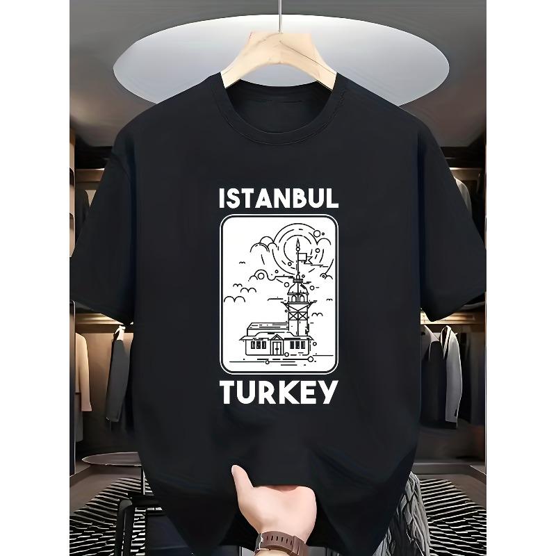 Футболка с коротким рукавом с надписью "ISTANBUL TURKEY" на лицевой стороне, дополненная белым контурным рисунком знаковых зданий Стамбула.