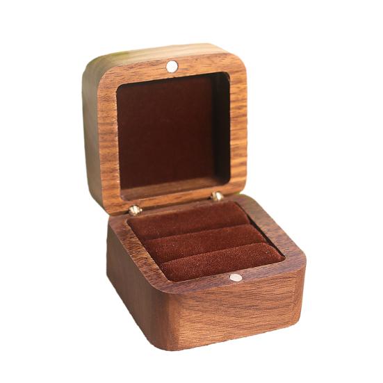Коробка для хранения колец Эксклюзивный футляр для хранения обручального кольца С бархатной подкладкой Дерево грецкого ореха Квадратный дизайн Компактный органайзер для ювелирных изделий