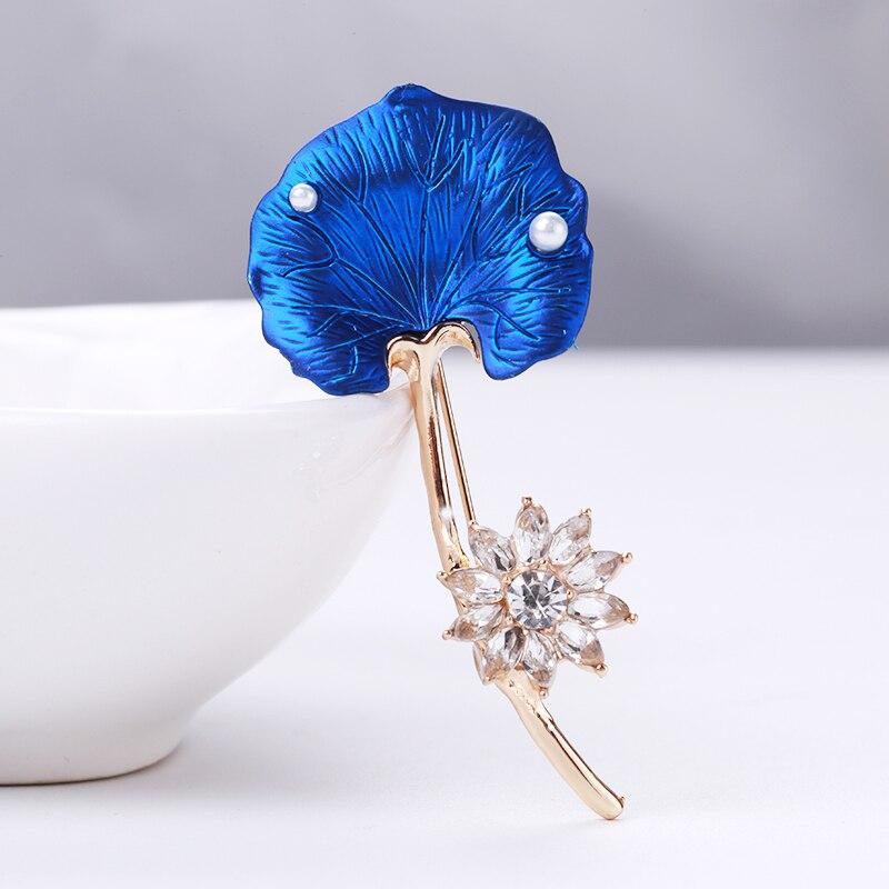 Blucome Beauty Red Flower Brooch Women’s Brooch for Coat Suit Bag Hijab Laple Pins New Year Gift
