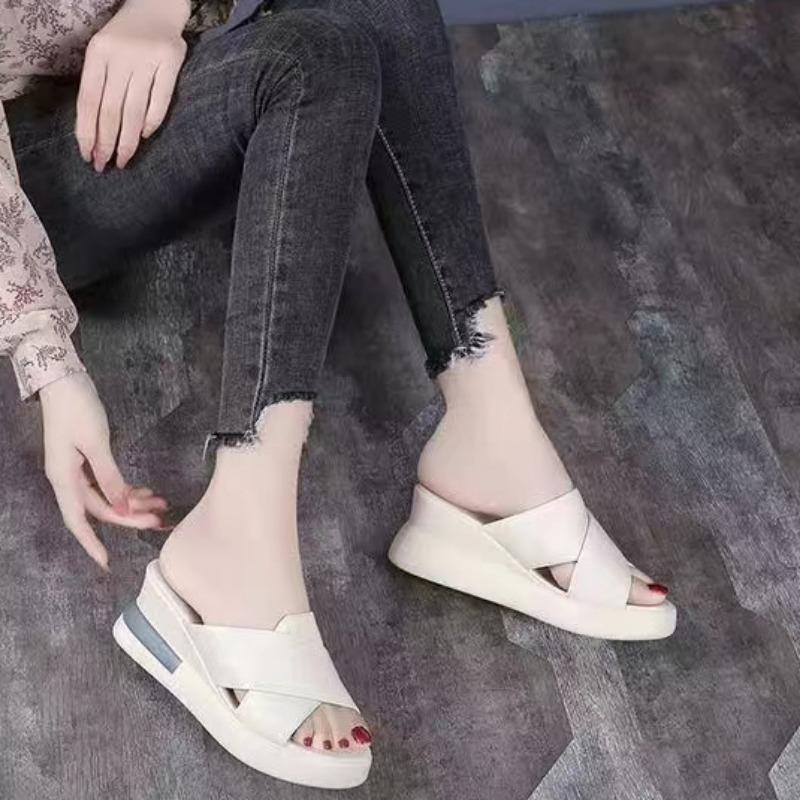 Модные женские туфли на танкетке с круглым носком, летние сандалии на высоком каблуке с толстой подошвой и заостренным носком из мягкой кожи