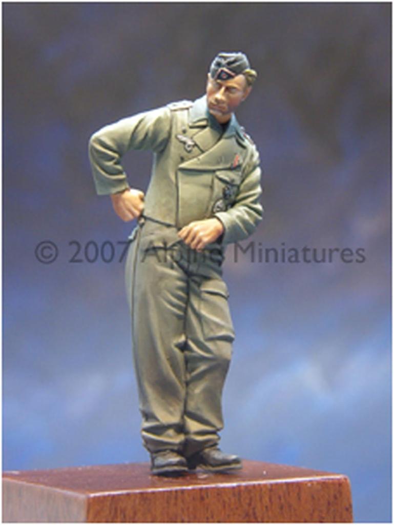 Alpine Miniatures German Tank Crew Summer Uniform Resin Kit AM35015 1/35 (Person)