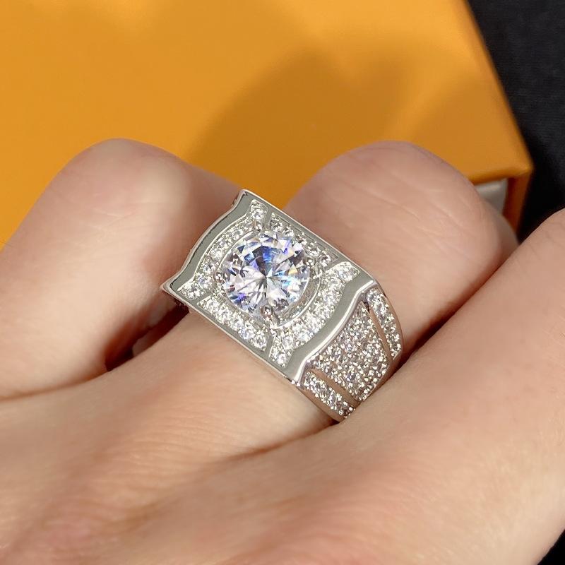 Ring Full of Diamonds, Domineering Silver-plated Imitation Moissanite Diamond, Two Carats Light Luxury and Strict Men's Diamond Ring