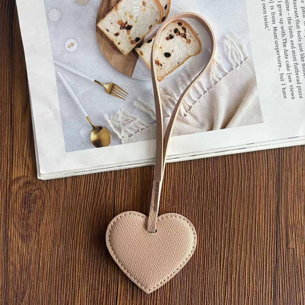 Hanger Pu Love Keychain Heart Shaped Bag Decoration Pu Leather Heart Pendant Bag Accessory
