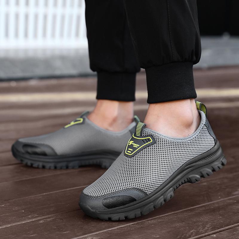 Men Non Slip Black Sports Shoes Breathable Mesh Casual Running Shoes One Foot Slip Le Fu  New Outdoor Summer Barefoot Shoes