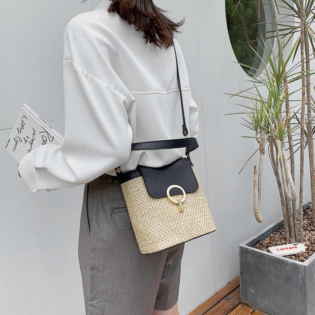 Handheld Women's Bag Woven Bucket Bag Vacation Bag 2024 Spring Summer New Crossbody Straw Bag Rattan Bag Fashion Small Bag
