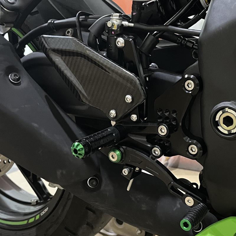 Комплект алюминиевых подножек Kawasaki ZX-4RR/R ZX-25R из карбона