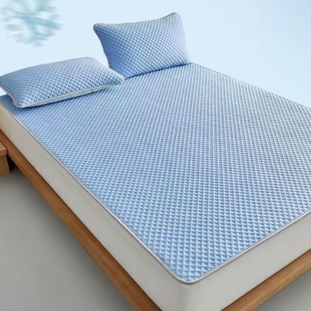 Skin-friendly Ice Silk Bed Mat Breathable Cooling Mattress Pad Summer Cooling Mattress Bedroom