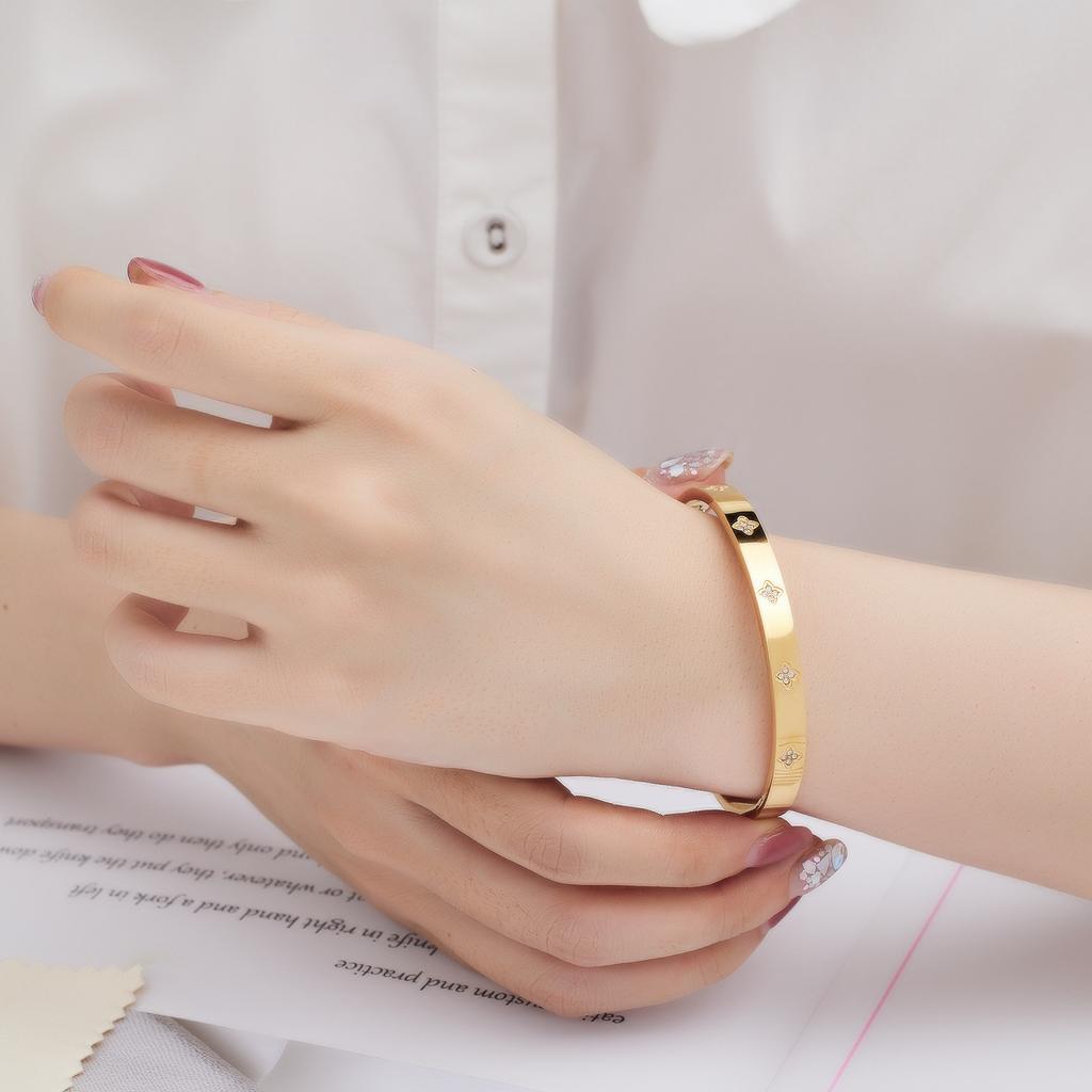 Lucky Four Leaf Grass Zircon Bracelets Luxury Design Rose Color Stainless Steel For Women Birthday Gift